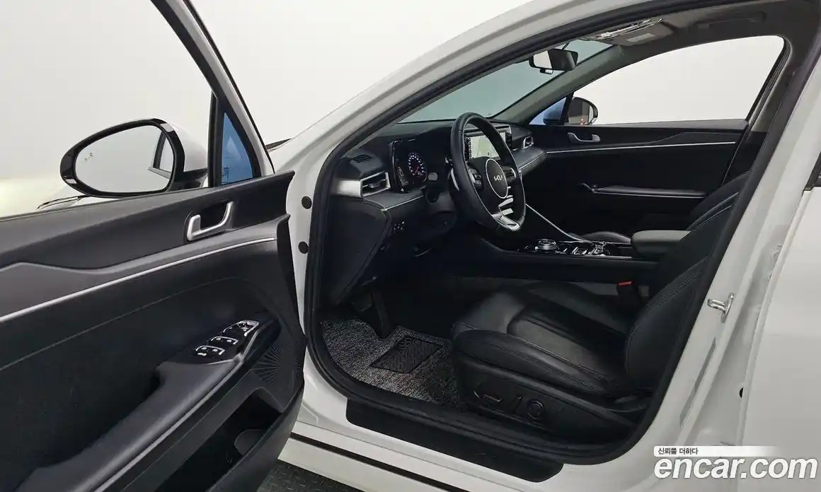 Kia K5 2023 2.0 Автомат в Москве № 1288839, фото 10