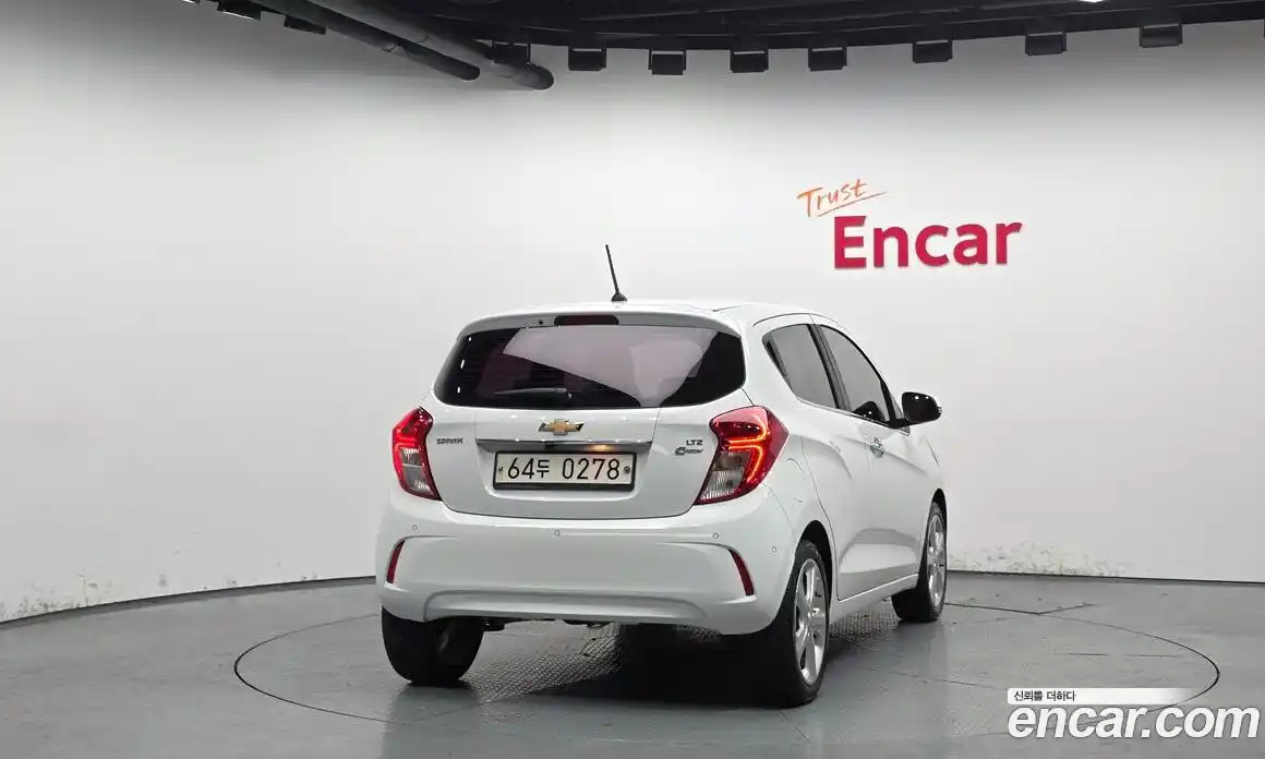 Chevrolet Spark 2016 1.0 гидро в Москве, фото 4