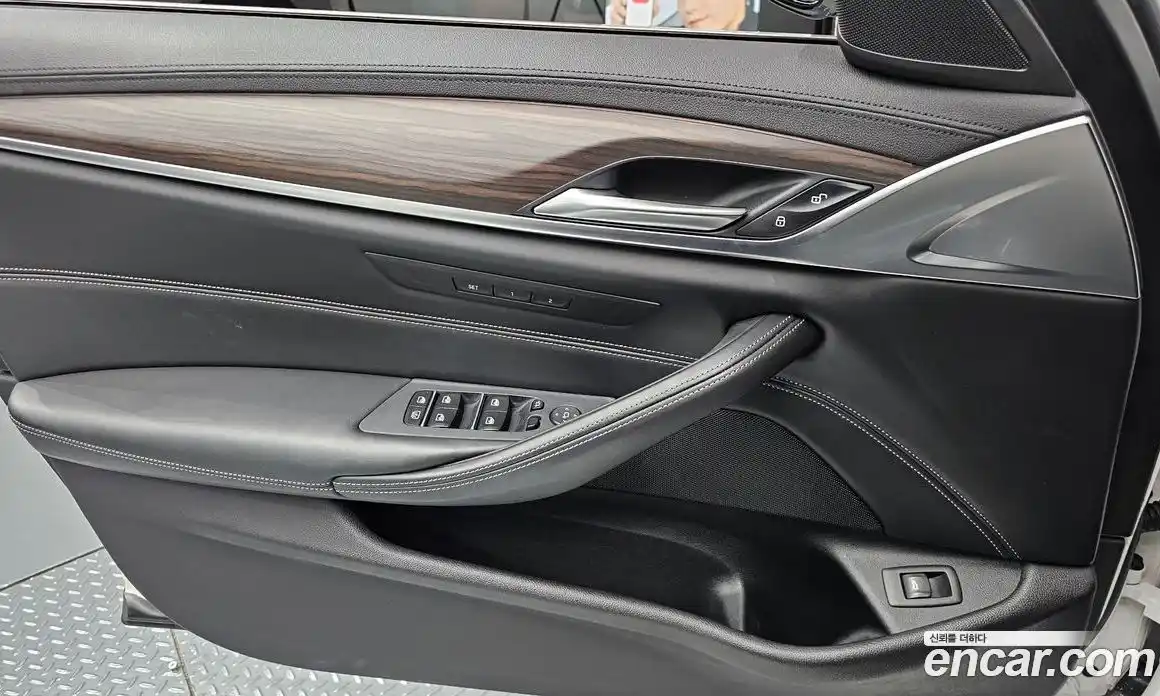 BMW 5-Series 2018 2.0 Автомат в Москве № 1290745, фото 14