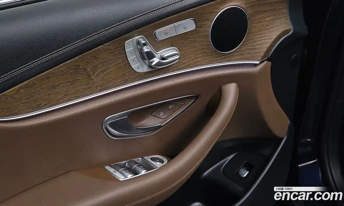 Mercedes-Benz E-Class 2022 2.0 гидро в Москве, фото 16