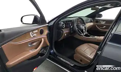Mercedes-Benz E-Class 2022 2.0 гидро в Москве, миниатюра 10