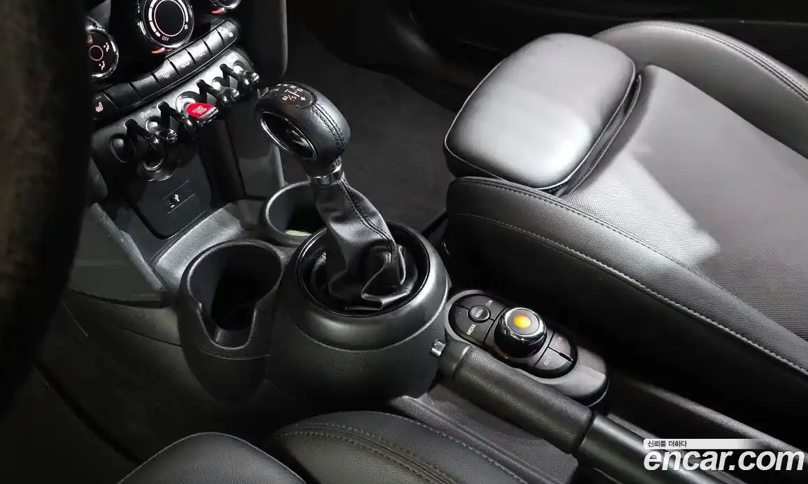 Mini Cooper 2018 1.5 гидро в Москве № 1293364, фото 9