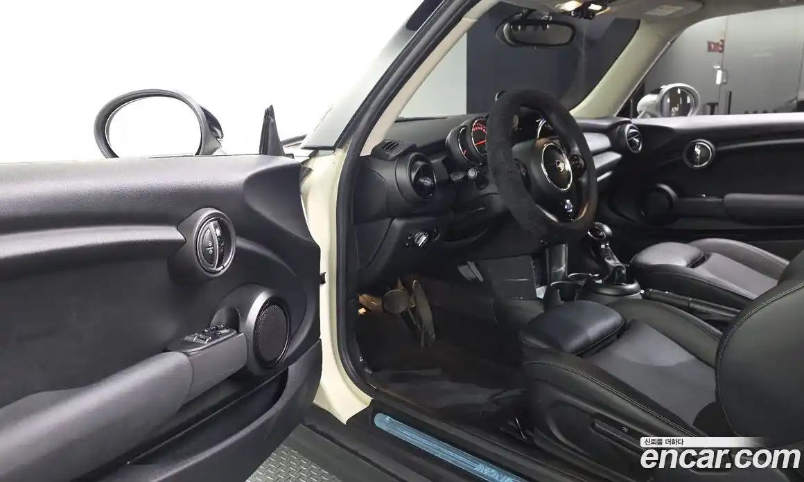 Mini Cooper 2018 1.5 гидро в Москве № 1293364, фото 10