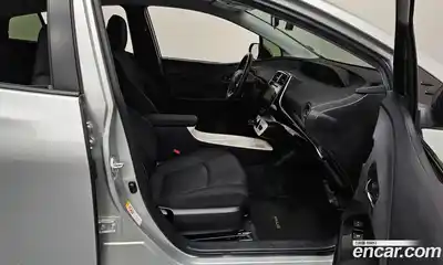 Toyota Prius 2016 1.8 гидро в Москве № 1293403, миниатюра 11