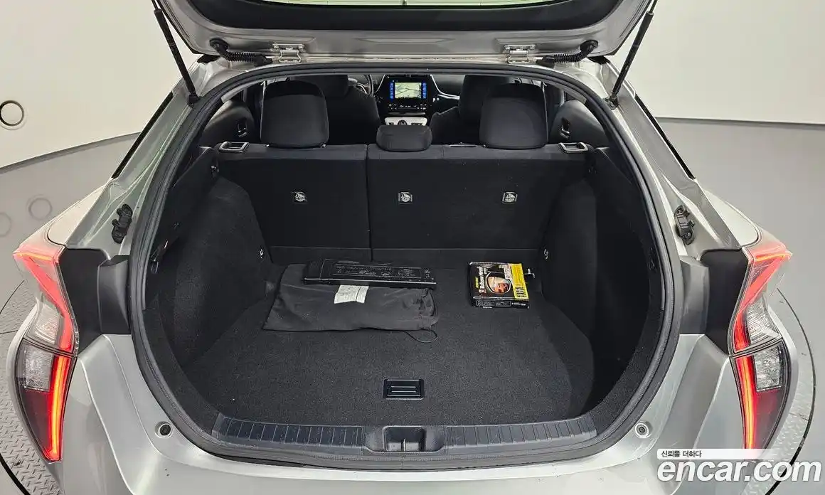 Toyota Prius 2016 1.8 гидро в Москве № 1293403, фото 20