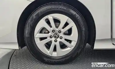 Toyota Prius 2016 1.8 гидро в Москве № 1293403, миниатюра 5