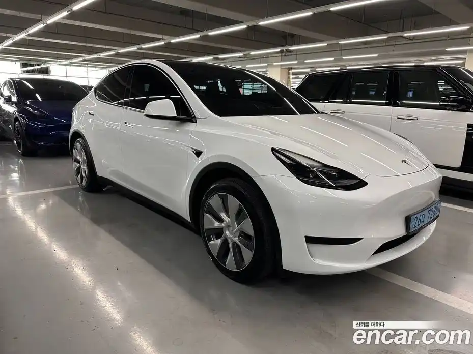 Tesla Model Y 2023 0.2 гидро в Москве № 1293726, фото 3