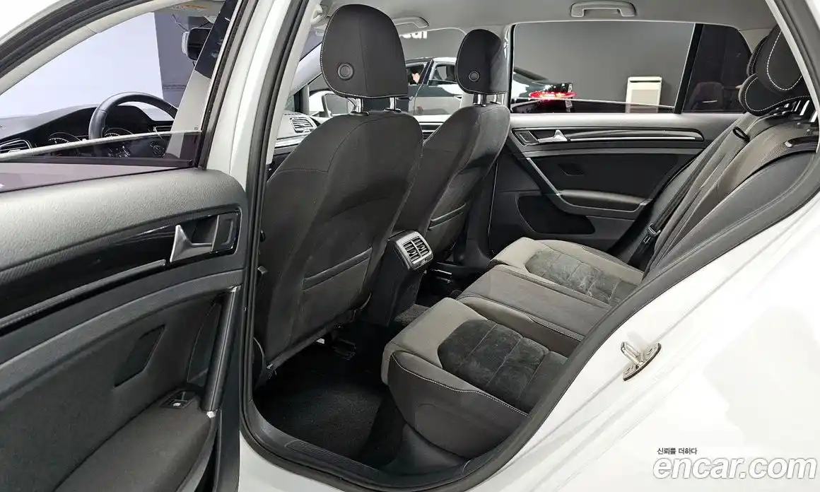 Volkswagen Golf 2013 1.6 гидро в Москве № 1293881, фото 12