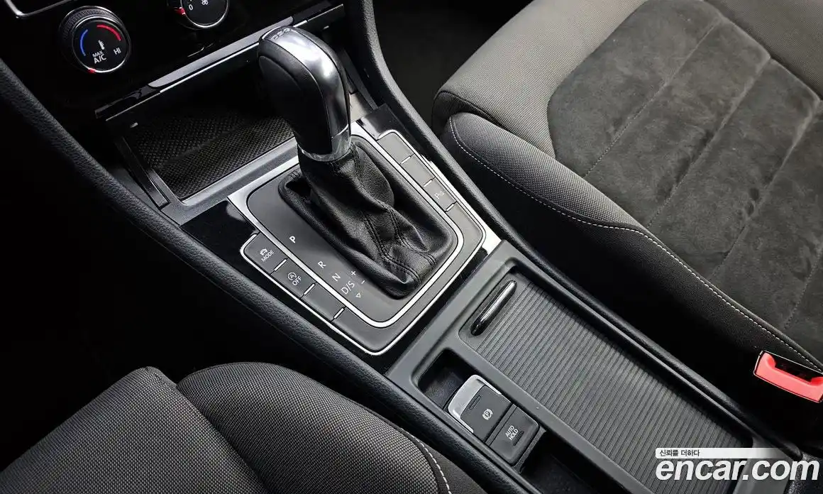 Volkswagen Golf 2013 1.6 гидро в Москве № 1293881, фото 9