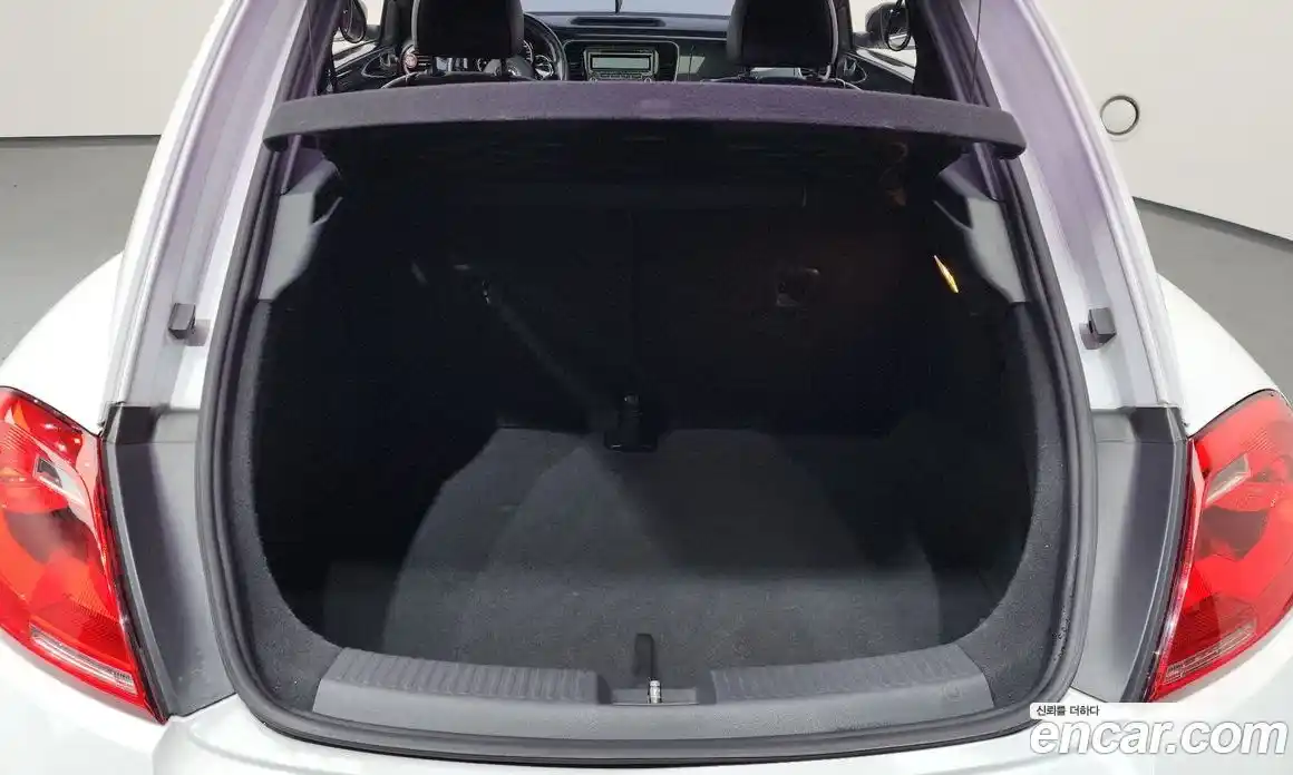 Volkswagen Beatle 2014 2.0 гидро в Москве № 153821, фото 20
