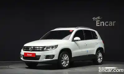 Volkswagen Tiguan, 2015