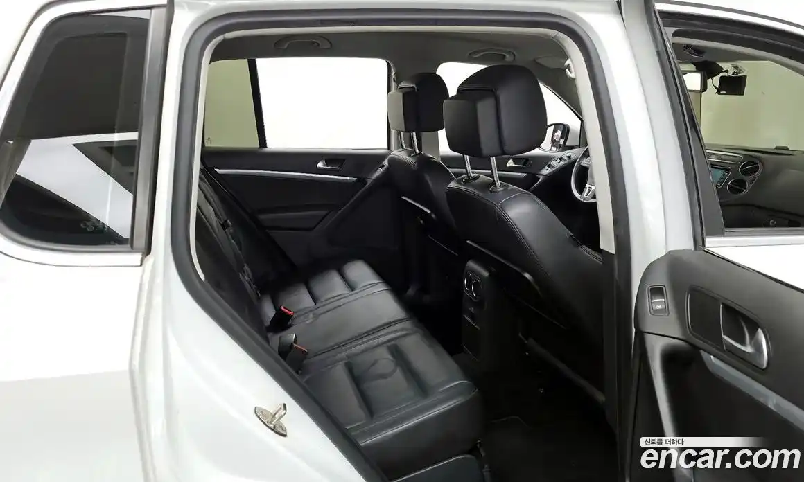 Volkswagen Tiguan 2015 2.0 гидро в Москве № 187384, фото 12