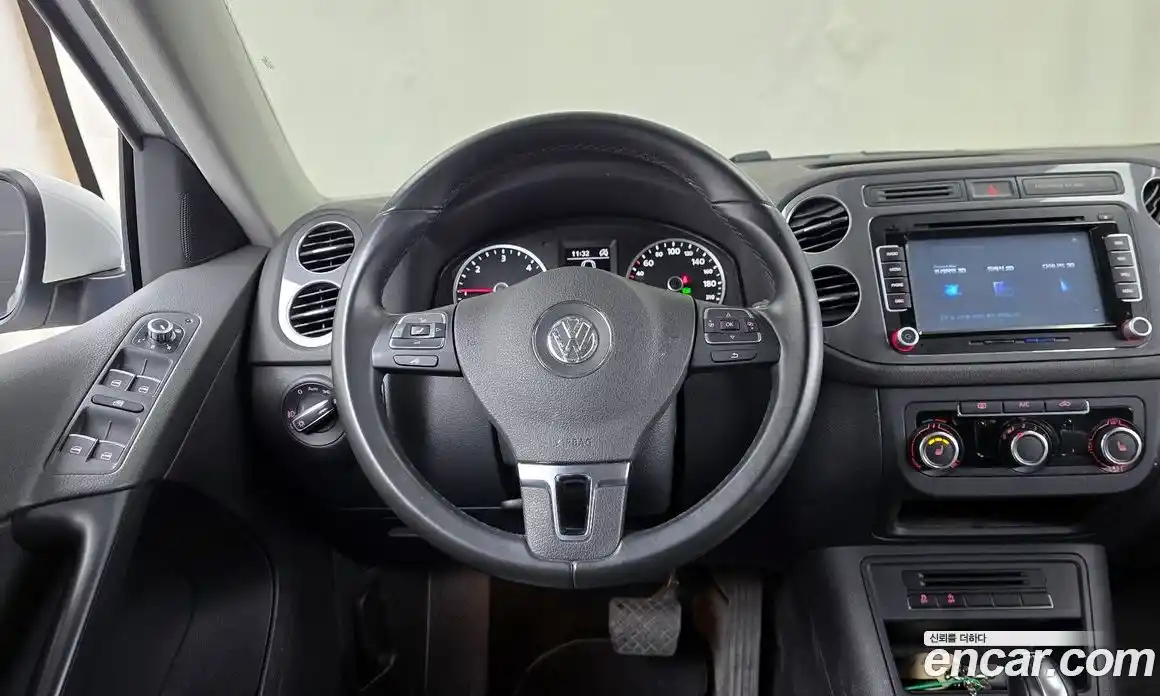 Volkswagen Tiguan 2015 2.0 гидро в Москве № 187384, фото 13