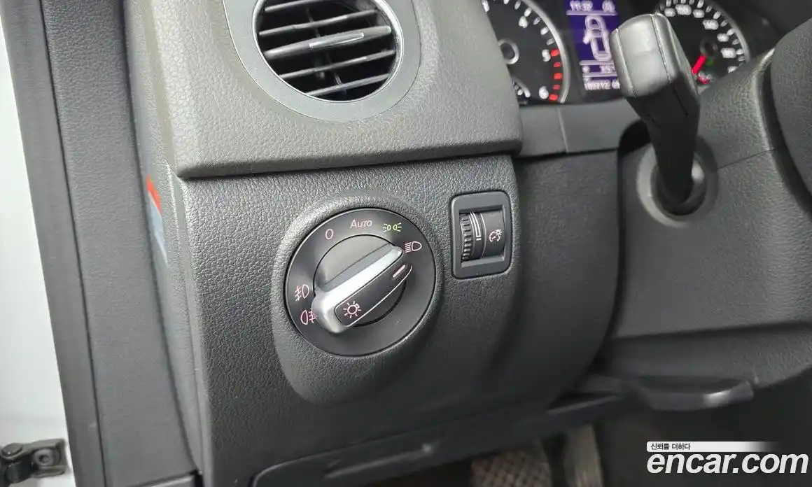 Volkswagen Tiguan 2015 2.0 гидро в Москве № 187384, фото 17