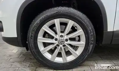Volkswagen Tiguan 2015 2.0 гидро в Москве № 187384, миниатюра 5