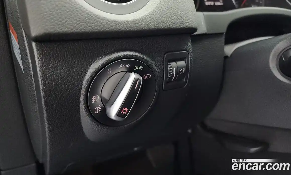 Volkswagen Tiguan 2015 2.0 гидро в Москве № 232226, фото 17