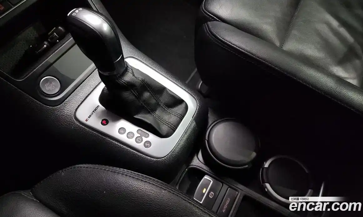 Volkswagen Tiguan 2015 2.0 гидро в Москве № 232226, фото 9