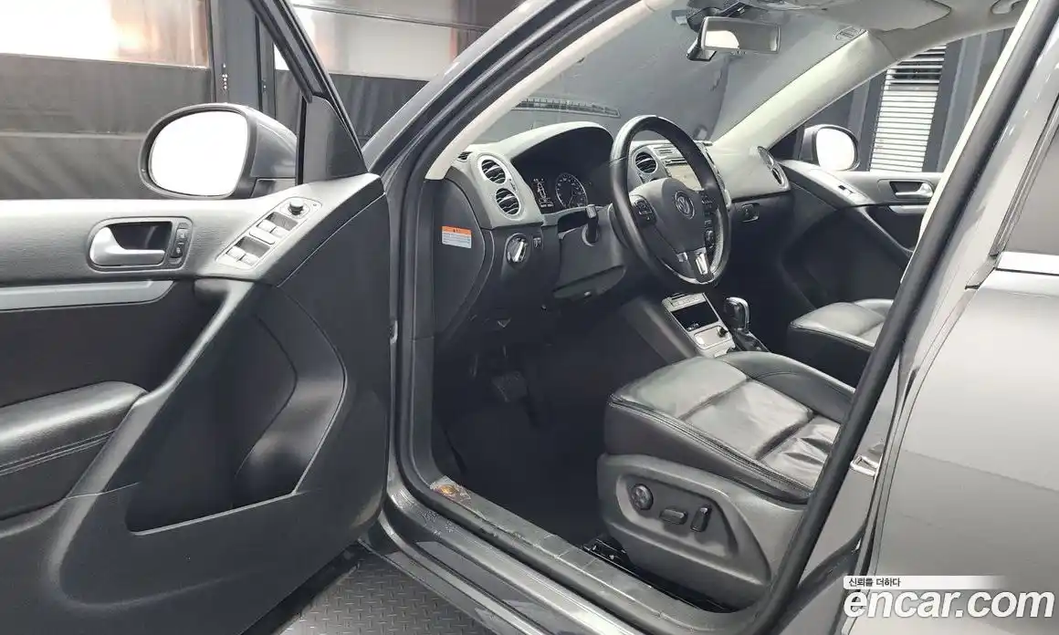 Volkswagen Tiguan 2015 2.0 гидро в Москве № 232226, фото 10