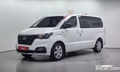 Hyundai Starex Wagon 12-Seater Modern