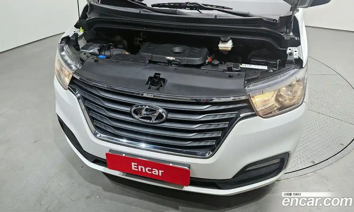 Hyundai Starex 2018 2.5 Автомат в Москве № 1317448, фото 6