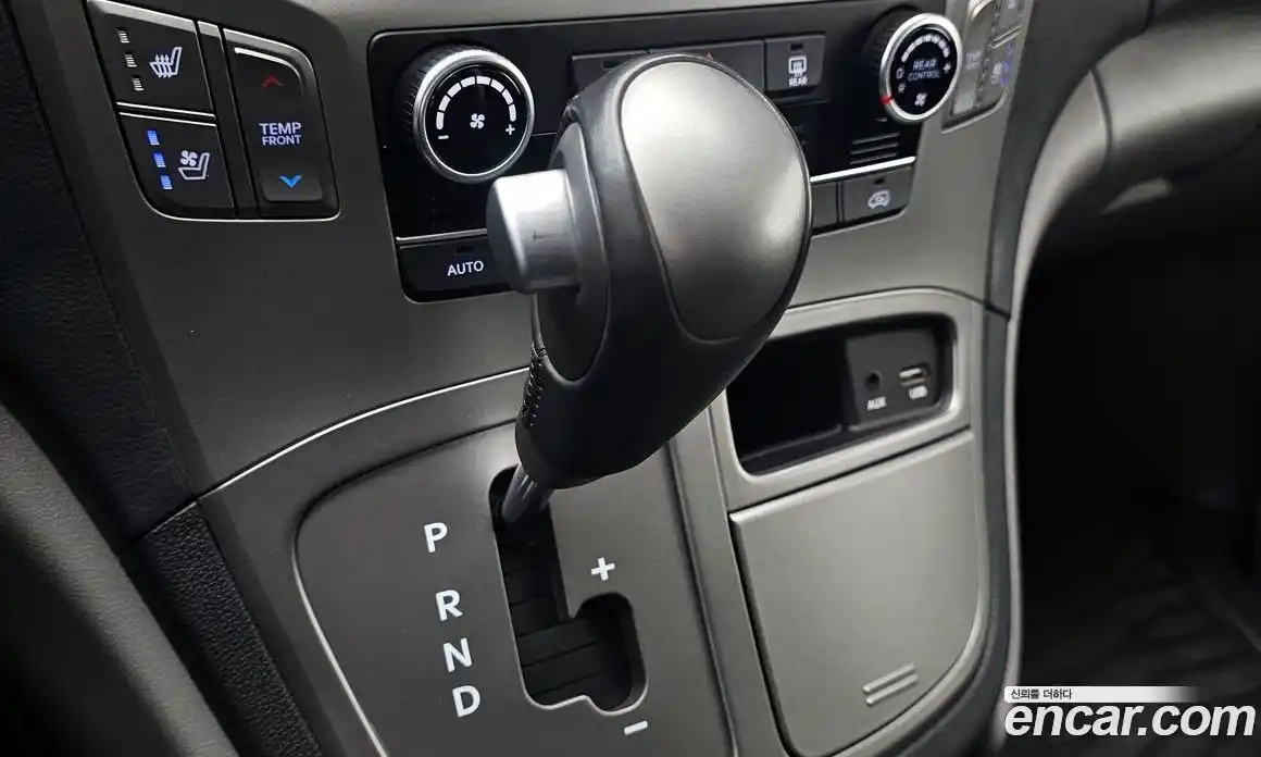 Hyundai Starex 2018 2.5 Автомат в Москве № 1317448, фото 9