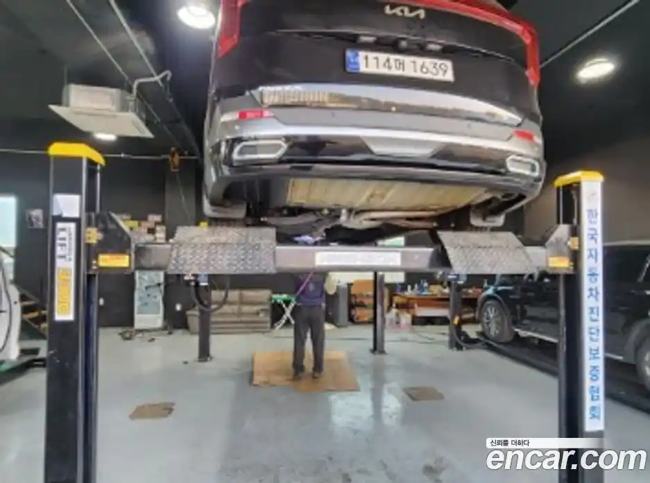 Kia Canival 2024 2.0 Автомат в Москве № 1318448, фото 2