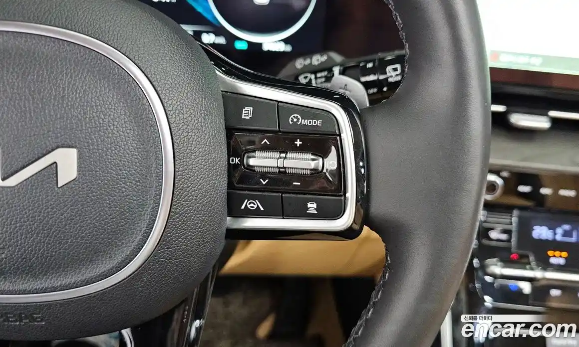 Kia Canival 2023 3.5 Автомат в Москве № 1318539, фото 15