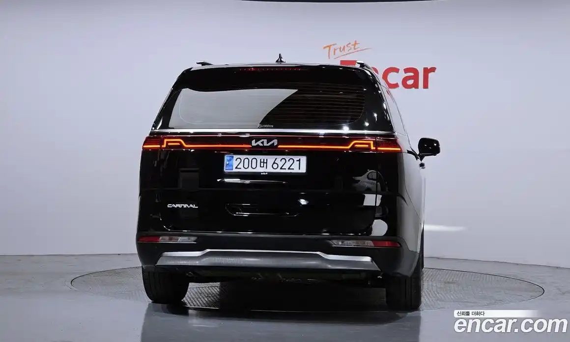 Kia Canival 2023 3.5 Автомат в Москве № 1318539, фото 4