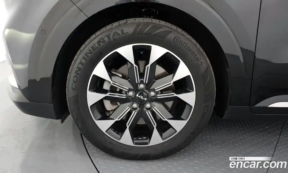 Kia Canival 2023 3.5 Автомат в Москве № 1318539, фото 5