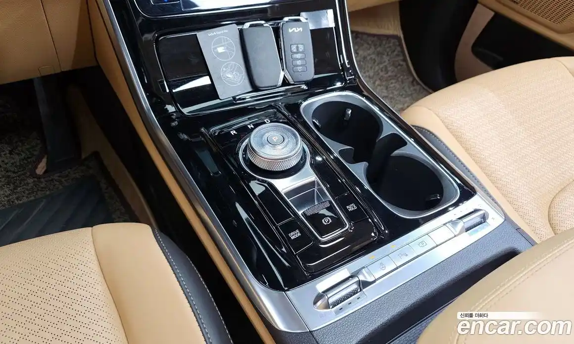 Kia Canival 2023 3.5 Автомат в Москве № 1318539, фото 9