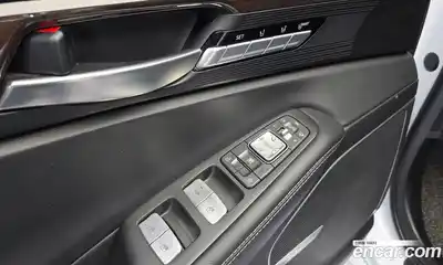 Genesis EQ900 2018 3.8 гидро в Москве № 1318689, миниатюра 12