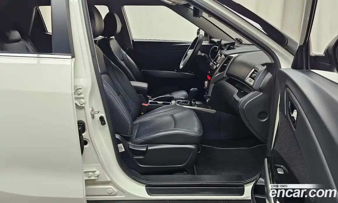 SsangYong TIBOLI 2016 1.6 Автомат в Москве № 1319414, фото 11