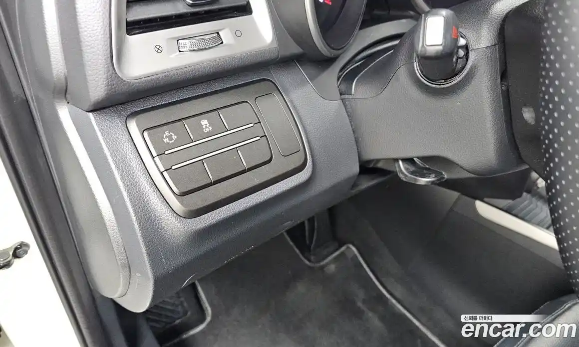 SsangYong TIBOLI 2016 1.6 Автомат в Москве № 1319414, фото 15