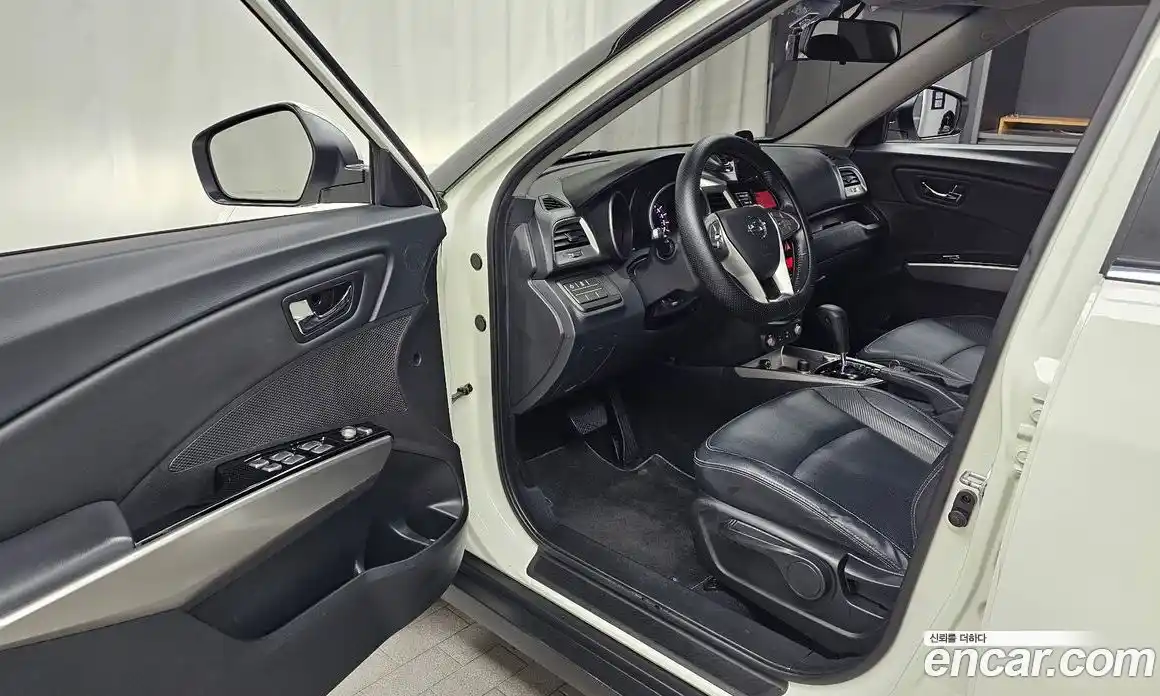 SsangYong TIBOLI 2016 1.6 Автомат в Москве № 1319414, фото 10