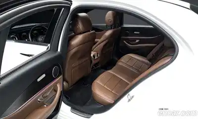 Mercedes-Benz E-Class 2022 2.0 гидро в Москве № 1321977, миниатюра 12