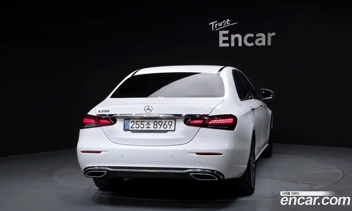 Mercedes-Benz E-Class 2022 2.0 гидро в Москве № 1321977, фото 4