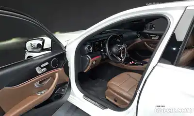 Mercedes-Benz E-Class 2022 2.0 гидро в Москве № 1321977, миниатюра 10