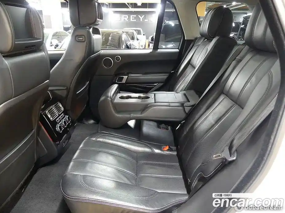 Land Rover Range-Rover 2015 4.4 гидро в Москве № 1322904, фото 17