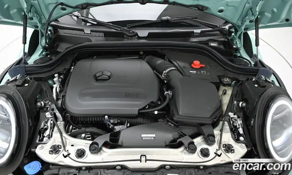 Mini Cooper Convertible 2025 2.0 гидро в Москве № 1322937, фото 6