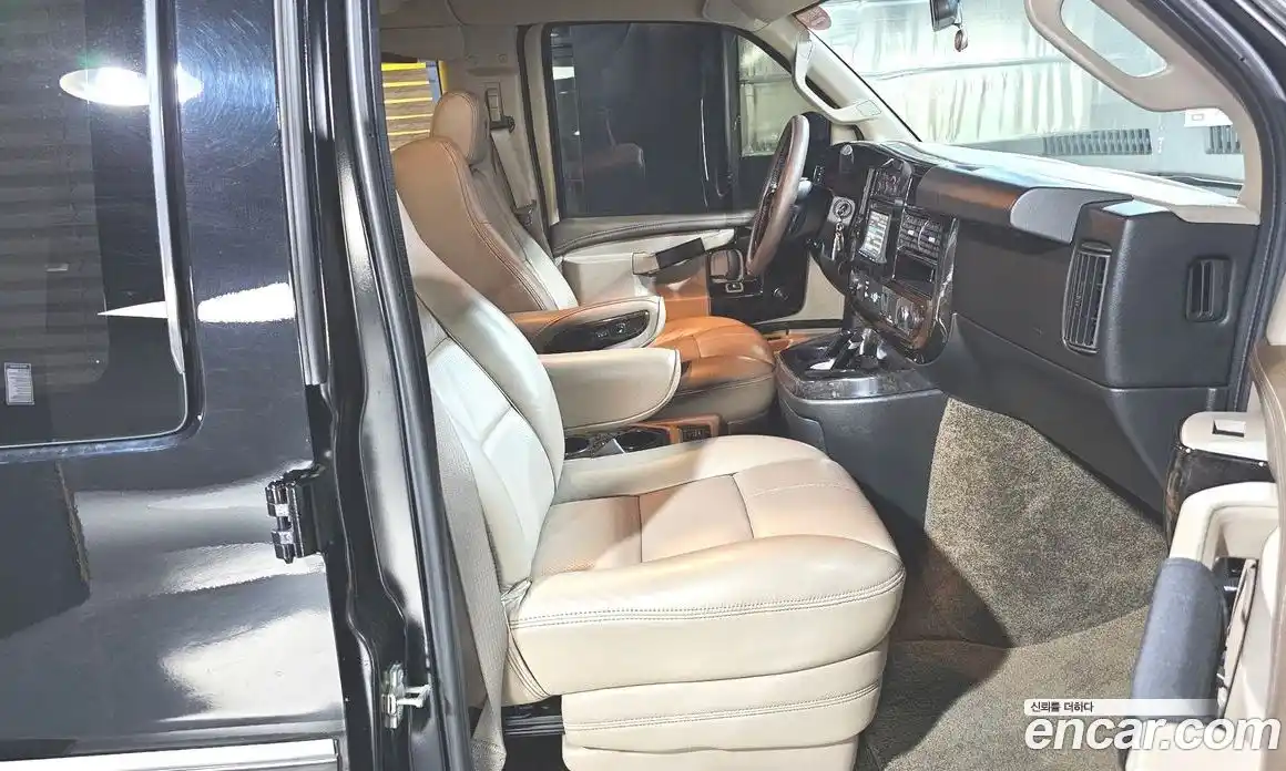 Chevrolet Express Van 2018 6.0 гидро в Москве № 1324585, фото 12