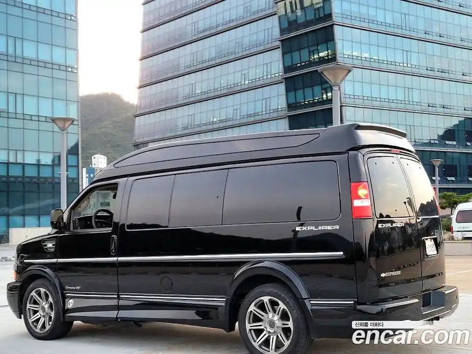 Chevrolet Express Van 2018 6.0 гидро в Москве № 1324585, фото 5