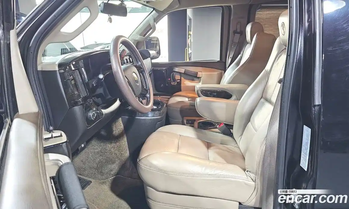 Chevrolet Express Van 2018 6.0 гидро в Москве № 1324585, фото 10