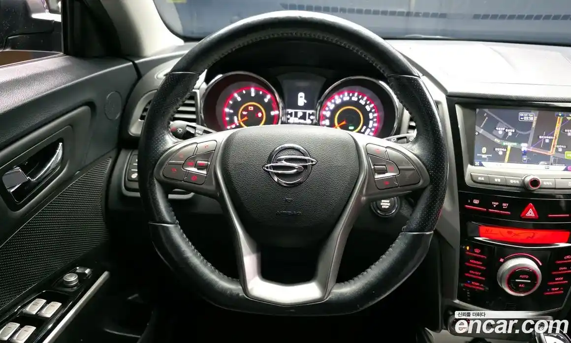 SsangYong TIBOLI 2015 1.6 Автомат в Москве № 1344391, фото 13