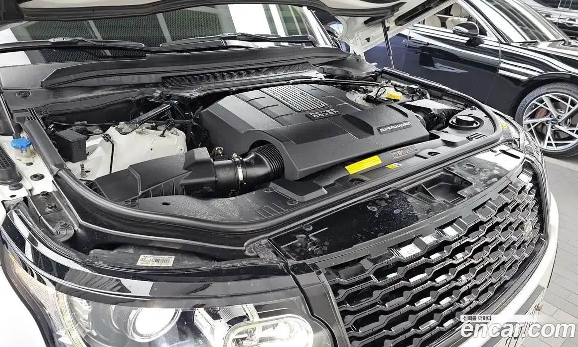 Land Rover Range-Rover 2014 5.0 гидро в Москве № 1349376, фото 6
