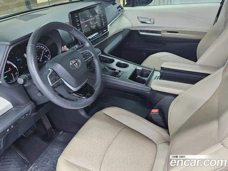 Toyota Sienna 2021 2.5 вариатор в Москве № 1350775, фото 13