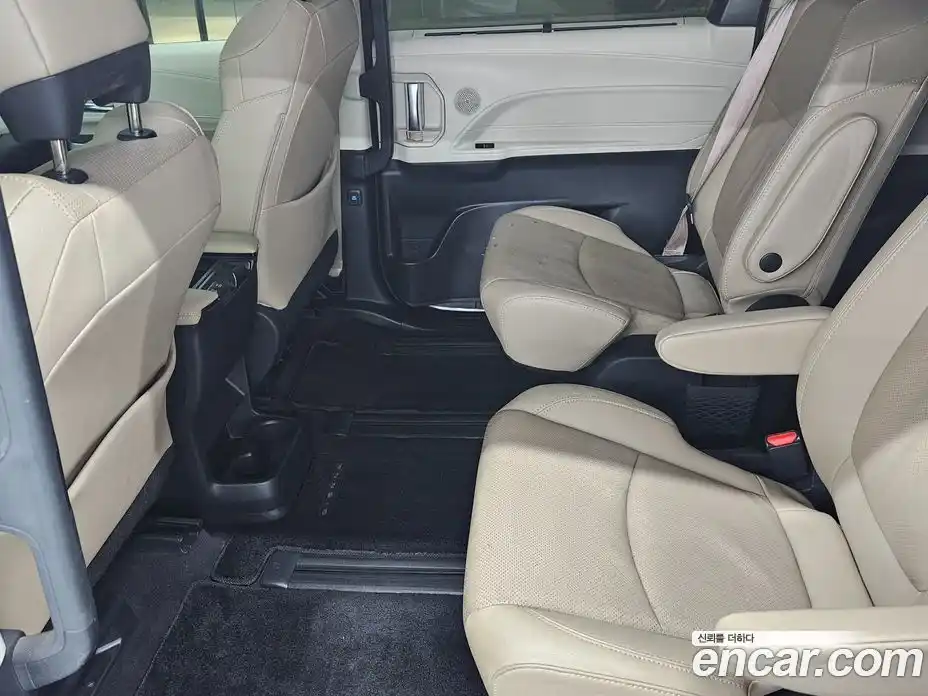 Toyota Sienna 2021 2.5 вариатор в Москве № 1350775, фото 14