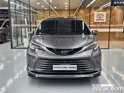 Toyota Sienna 2021 2.5 вариатор в Москве № 1350775, миниатюра 3