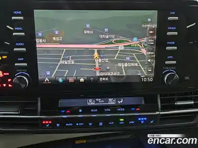 Toyota Sienna 2021 2.5 вариатор в Москве № 1350775, миниатюра 7