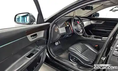 Jaguar XF 2016 2.0 гидро в Москве № 1351158, миниатюра 10