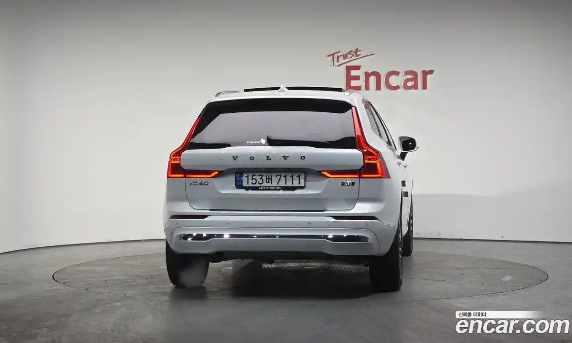 Volvo XC60 2023 2.0 гидро в Москве № 212858, фото 3